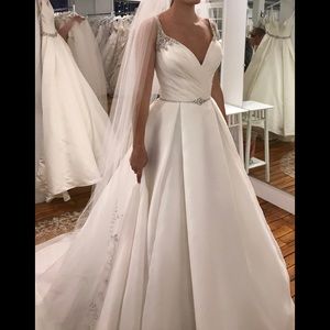 Maggie Sottero Rory Dress size 4 NWT Ivory